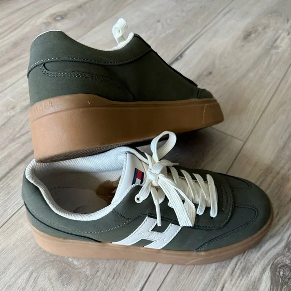 Green Tommy Hilfiger Sneakers - Picture 4 of 7